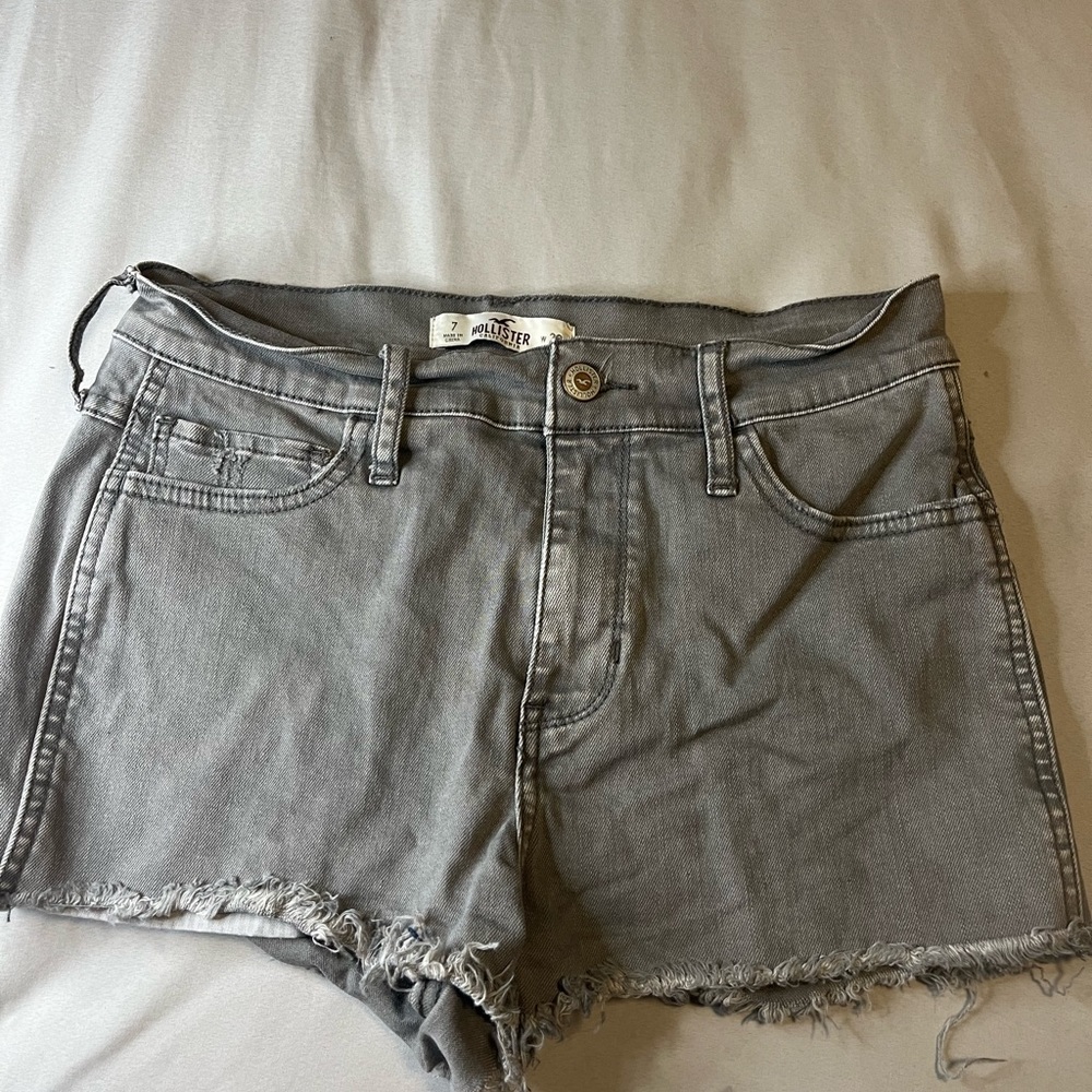 Hollister Size 7 mid-high waisted jean shorts, grey